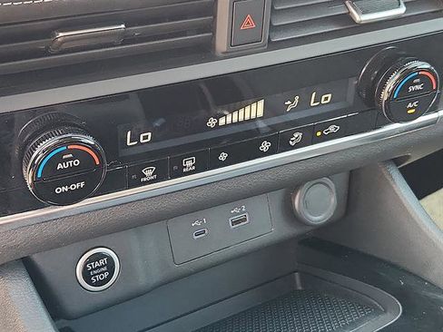 Used 2023 Nissan Rogue SV image 14