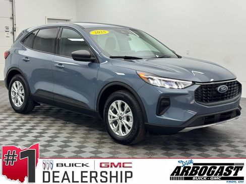 Used 2025 Ford Escape Active w/ Tech Pack #1 FWD image 1