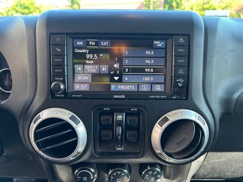 Used 2014 Jeep Wrangler Unlimited Sahara w/ Dual Top Group AWD/4WD image 23
