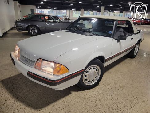 Used 1989 Ford Mustang LX image 11