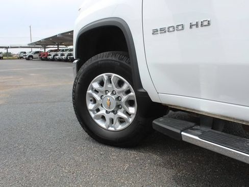 Used 2022 Chevrolet Silverado 2500 LTZ w/ LTZ Convenience Package AWD/4WD image 12