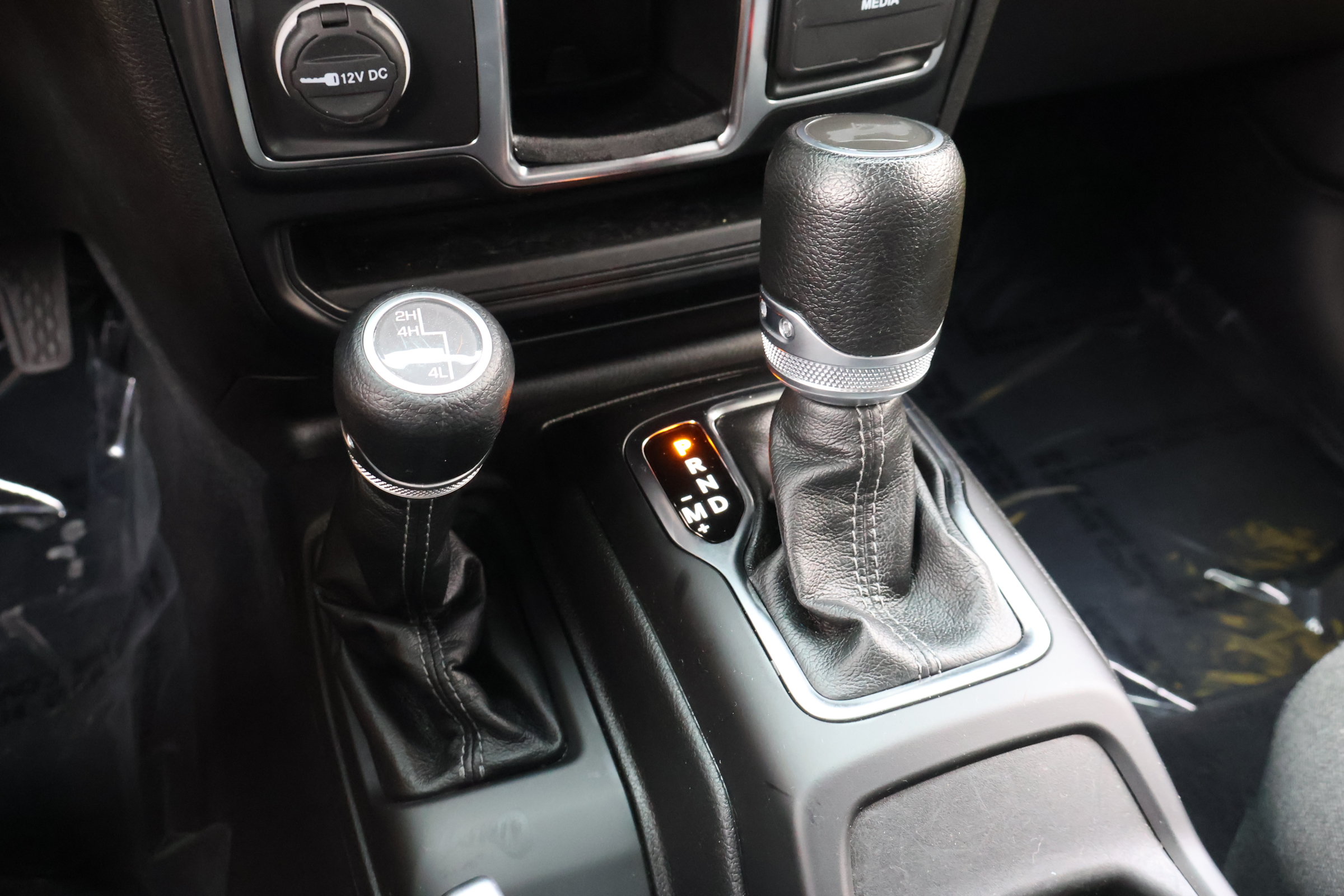 Used 2024 Jeep Wrangler Sport AWD/4WD image 24