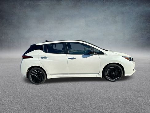 Used 2024 Nissan Leaf SV Plus image 17