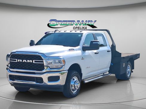 Used 2024 RAM 3500 SLT w/ Quick Order Package 2YG SLT AWD/4WD image 3