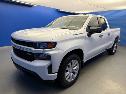 Used 2022 Chevrolet Silverado 1500 Custom image 4