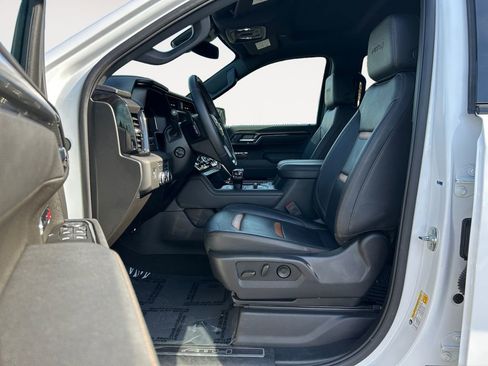 Used 2025 GMC Sierra 1500 AT4 w/ AT4 Premium Package AWD/4WD image 15