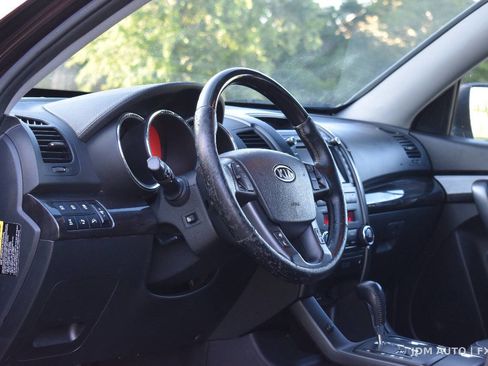 Used 2012 Kia Sorento SX w/ SX Premium Pkg AWD/4WD image 19