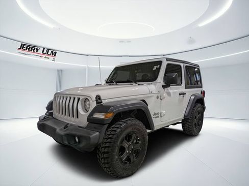 Used 2020 Jeep Wrangler Sport AWD/4WD image 7