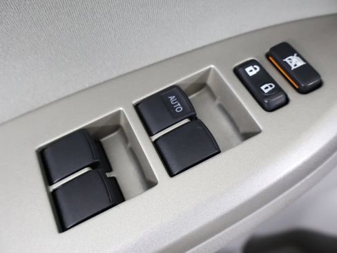 Used 2011 Toyota Corolla LE FWD image 30