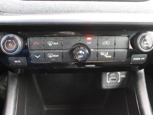 Used 2022 Jeep Compass Latitude AWD/4WD image 38