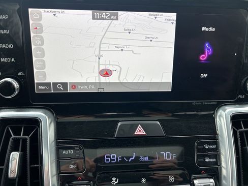 Certified 2023 Kia Sorento SX image 12