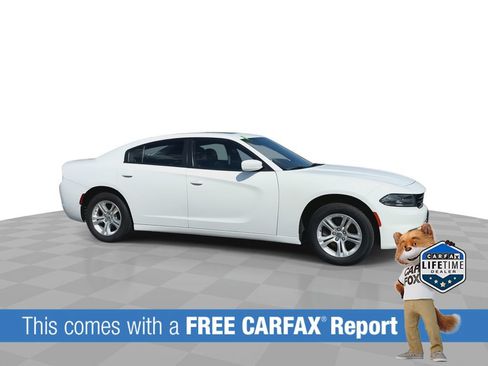 Used 2021 Dodge Charger SXT w/ Leather Interior Group RWD image 2