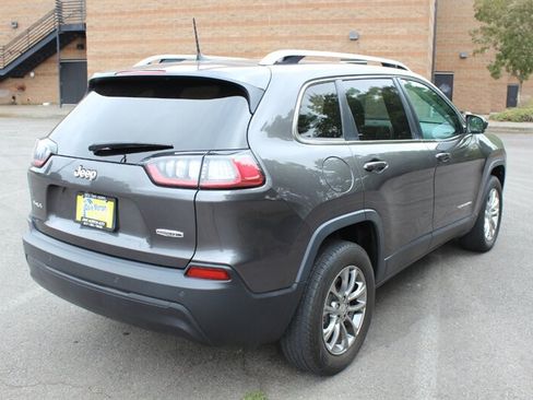Used 2019 Jeep Cherokee Latitude Plus w/ Cold Weather Group AWD/4WD image 4