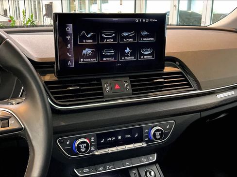 Used 2021 Audi Q5 e Premium w/ Convenience Package image 7