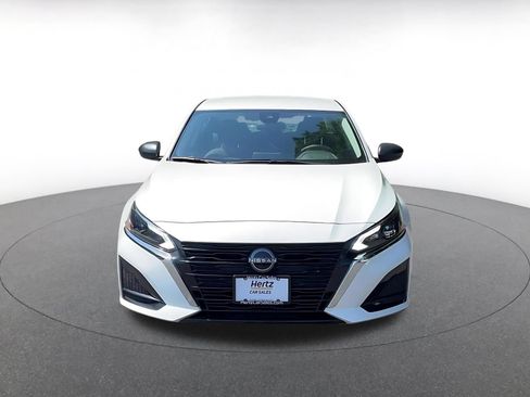 Used 2025 Nissan Altima 2.5 SV FWD image 4