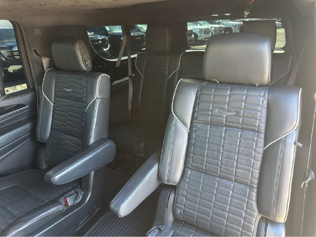 Certified 2024 Cadillac Escalade ESV V w/ LPO, ONYX Package AWD/4WD image 14