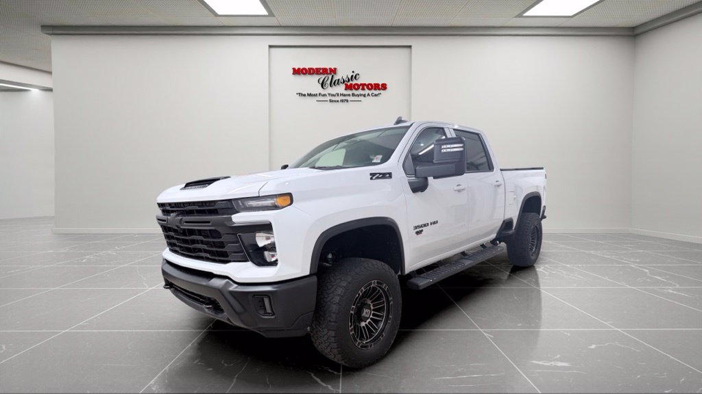 Used 2024 Chevrolet Silverado 3500 LT w/ All Star Edition AWD/4WD image 3