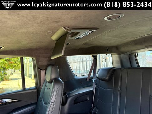 Used 2015 Cadillac Escalade ESV Platinum AWD/4WD image 18