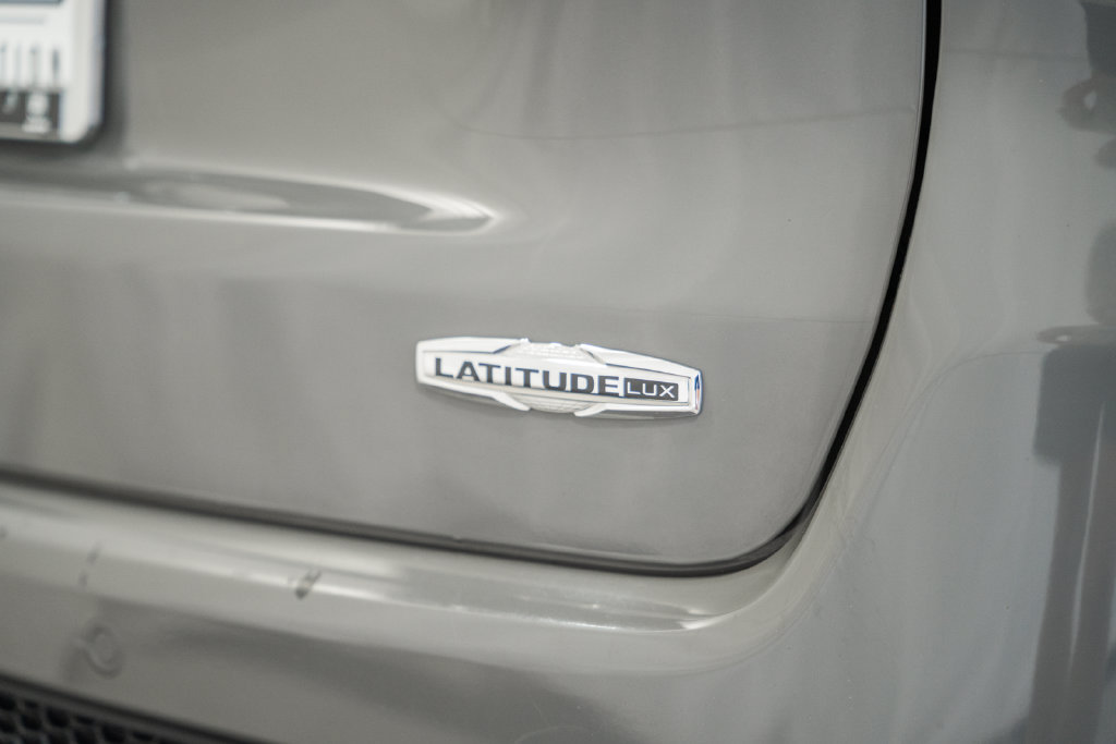 Certified 2023 Jeep Compass Latitude AWD/4WD image 8