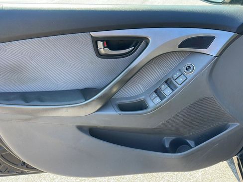 Used 2013 Hyundai Elantra GLS w/ Preferred Pkg FWD image 11