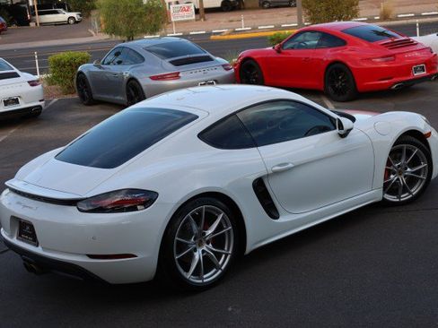 Used 2019 Porsche 718 Cayman S RWD image 18