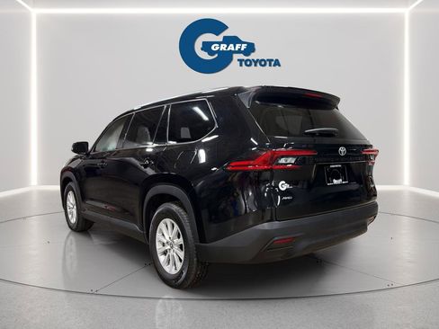 Used 2025 Toyota Grand Highlander AWD image 11