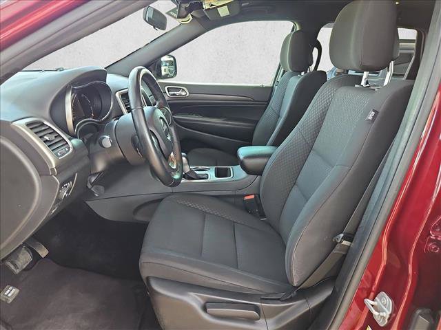 Used 2018 Jeep Grand Cherokee Laredo RWD image 19