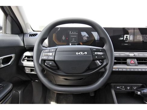 New 2026 Kia K4 FWD image 13