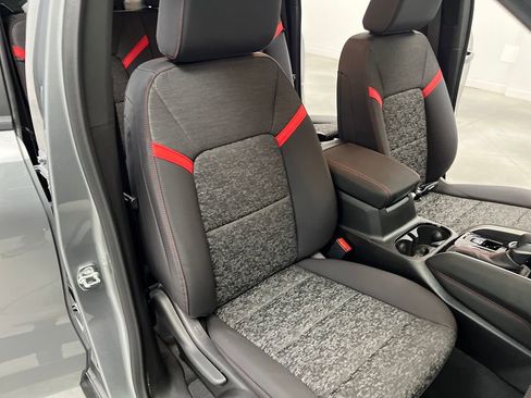 Used 2026 Chevrolet Colorado Z71 image 23