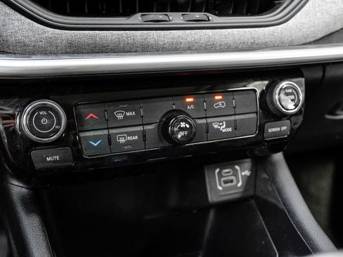 Used 2022 Jeep Compass Latitude AWD/4WD image 35