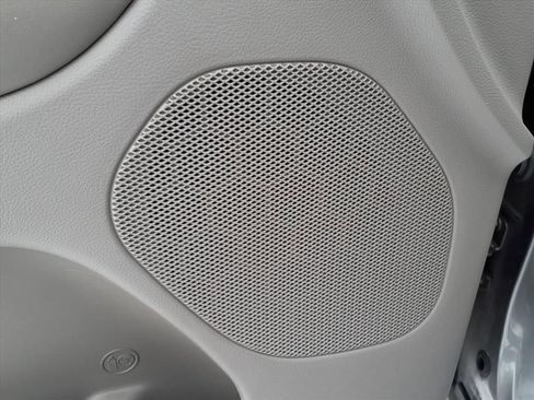 Used 2011 Jeep Grand Cherokee Laredo image 14