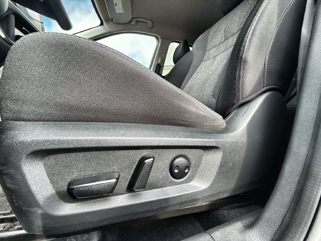 Used 2024 Nissan Rogue SV FWD image 15