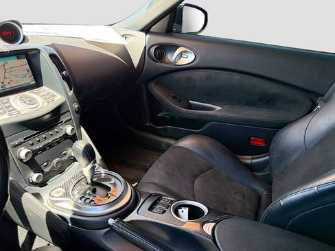 Used 2011 Nissan 370Z Touring w/ Sport Pkg RWD image 24