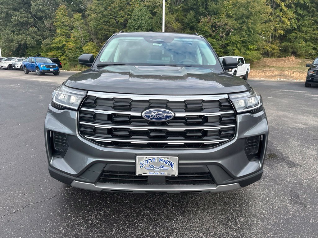 New 2026 Ford Explorer Active RWD image 8
