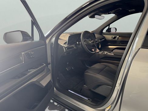 New 2026 Cadillac Vistiq Sport w/ LPO, Floor Liner Package AWD/4WD image 9