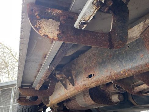 Used 2010 Ford Expedition Limited image 26