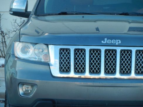 Used 2012 Jeep Grand Cherokee Overland Summit AWD/4WD image 11