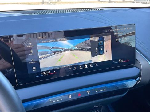 Used 2025 BMW X3 xDrive30i w/ Premium Package image 25