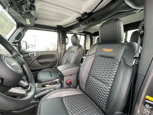 New 2025 Jeep Gladiator Sport image 21