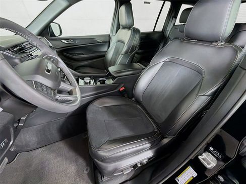 Used 2024 Jeep Grand Cherokee Altitude image 11