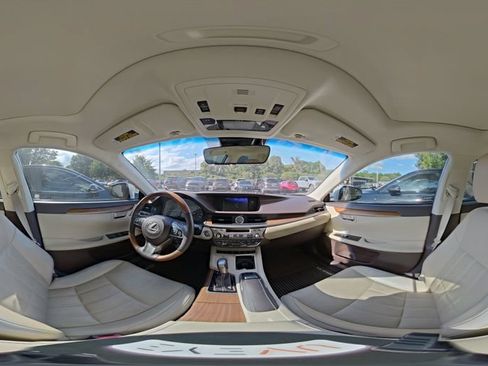 Used 2017 Lexus ES 350 w/ Luxury Package FWD image 9