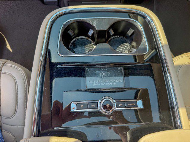 Used 2019 Lincoln Navigator Reserve AWD/4WD image 18