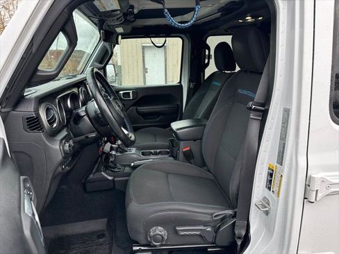 Certified 2022 Jeep Wrangler Unlimited Rubicon 4xe w/ Cold Weather Group image 20