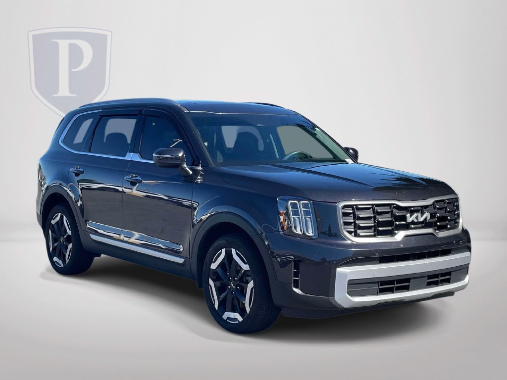 Used 2025 Kia Telluride S FWD image 2