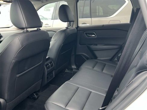 Used 2021 Nissan Rogue SL w/ Premium Package image 12