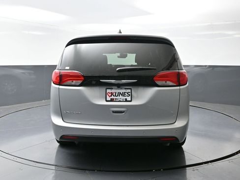 New 2026 Chrysler Voyager LX image 8