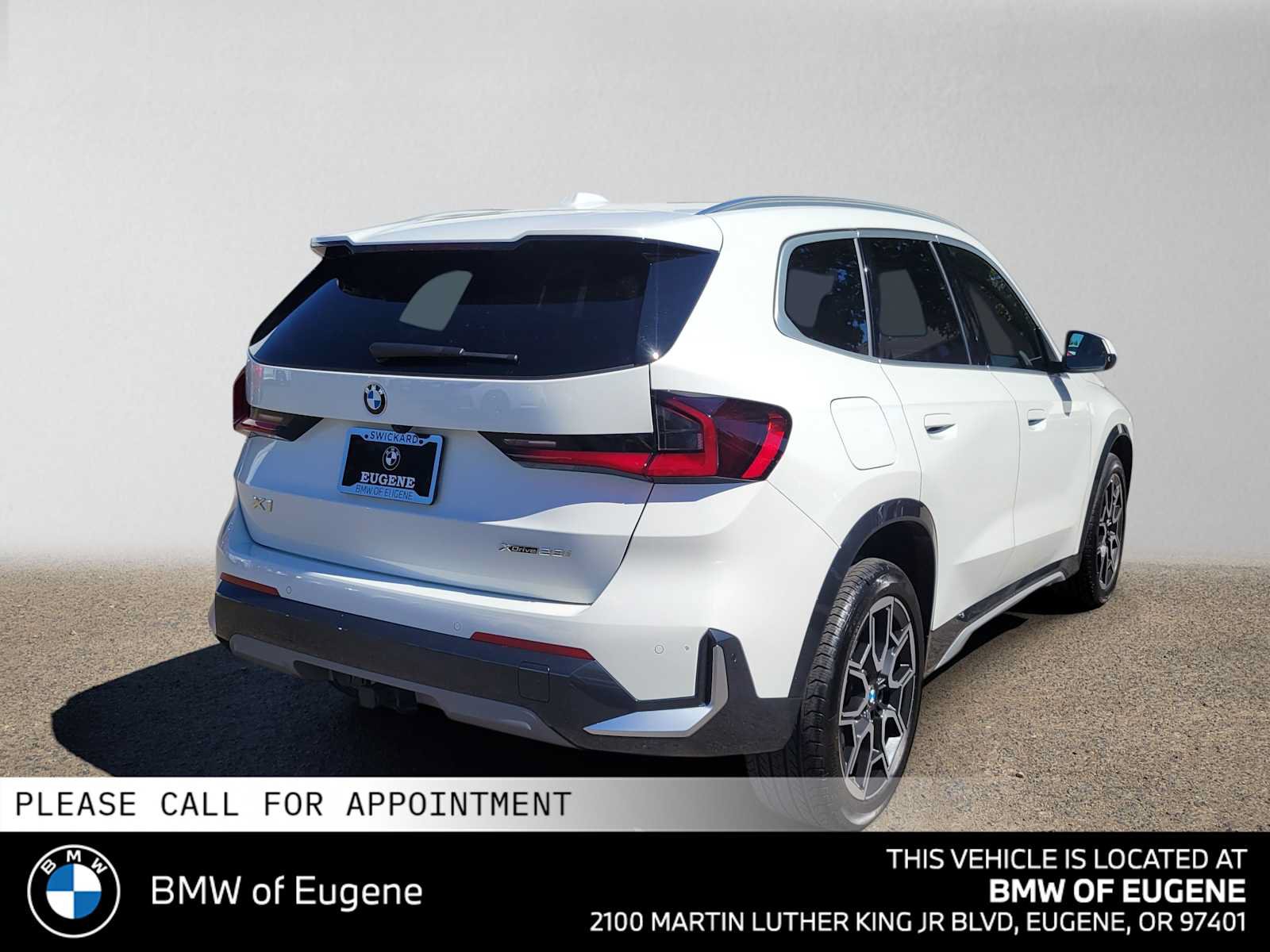 Used 2026 BMW X1 xDrive28i w/ Technology Package AWD/4WD image 3