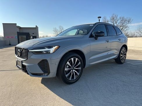 Certified 2025 Volvo XC60 B5 Plus image 4