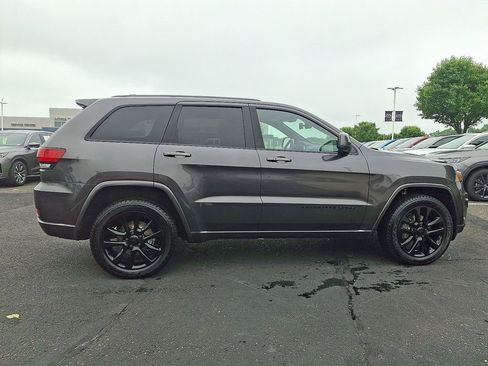 Used 2020 Jeep Grand Cherokee Altitude AWD/4WD image 7
