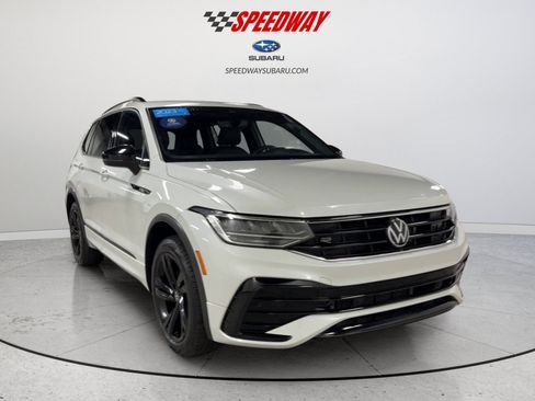 Certified 2023 Volkswagen Tiguan SE R-Line AWD/4WD image 2